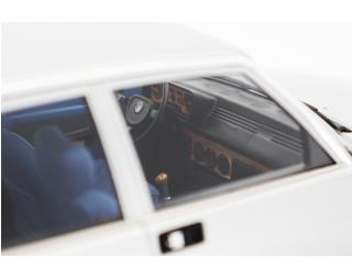 Alfa Romeo Alfetta 2.0 L 1978 Grigio Chiaro Met. Laudoracing 1:18 Resinemodell (Türen, Motorhaube... nicht zu öffnen!)